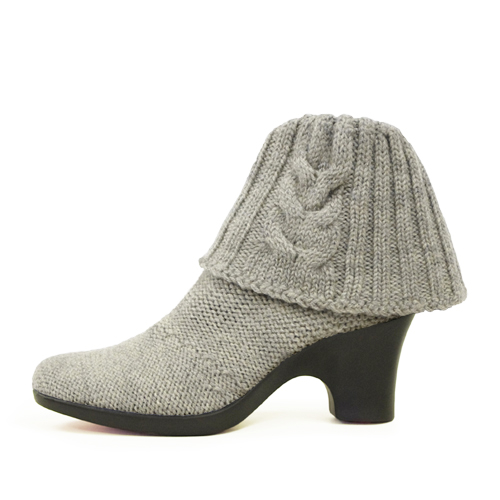 keika knit boots are amazingly water repellent